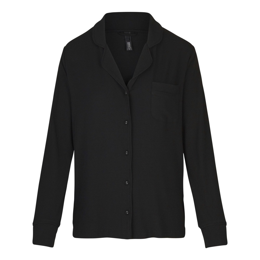 SKIMS SOFT LOUNGE RIBBED SLEEP SHIRT IN ONYX